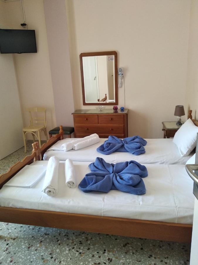 Finikas Rooms Agia Marina  Eksteriør billede