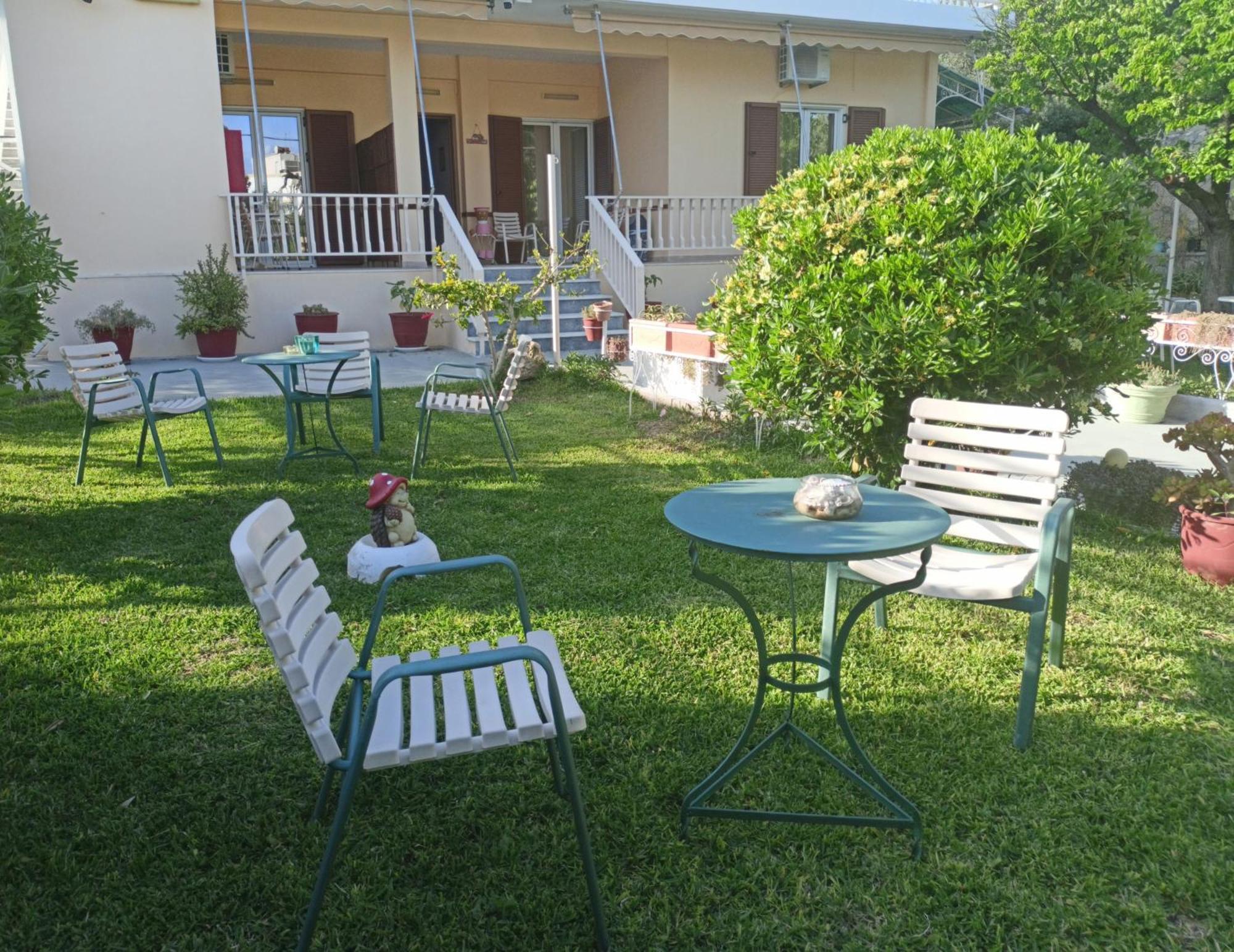 Finikas Rooms Agia Marina  Eksteriør billede