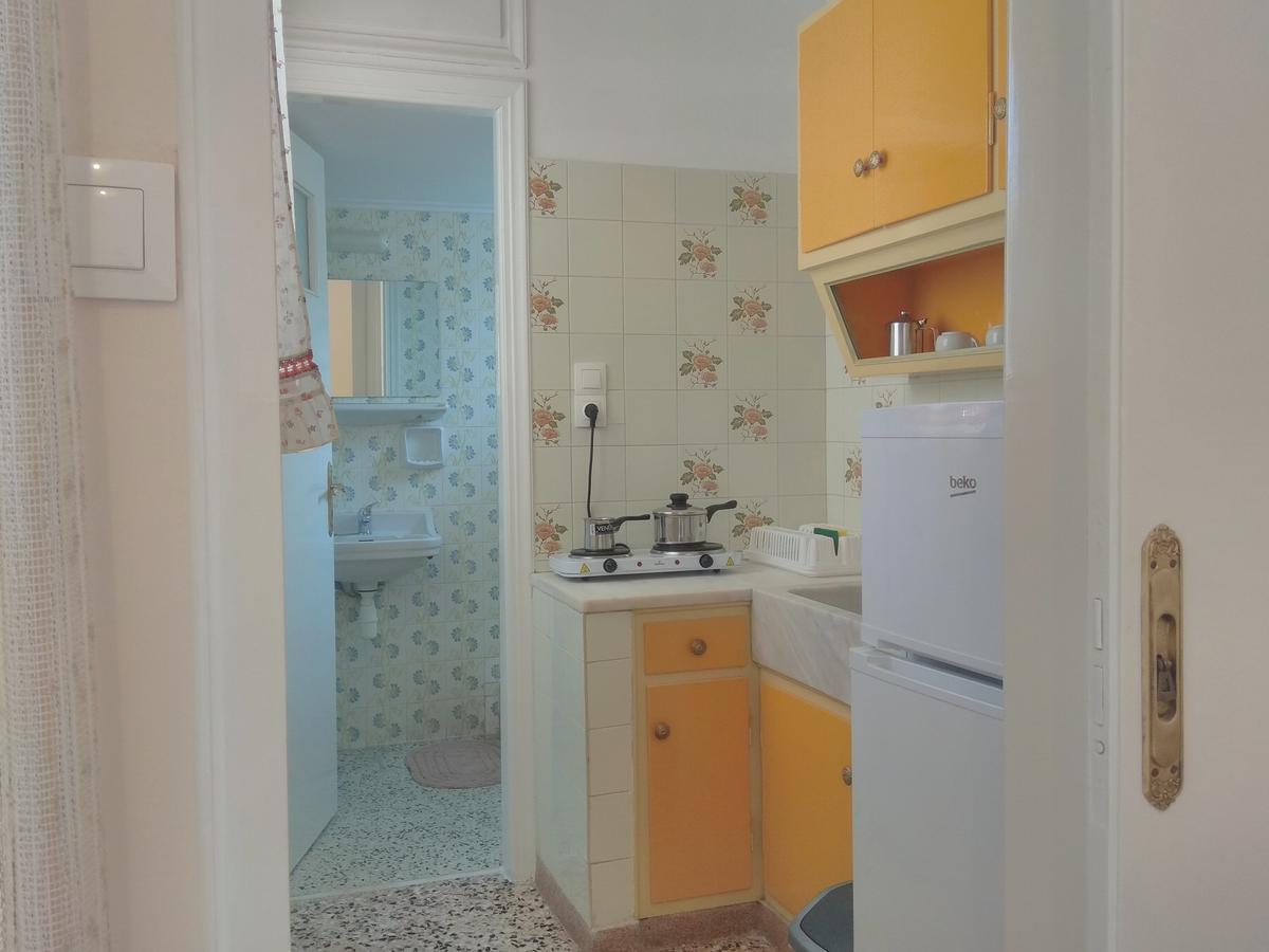 Finikas Rooms Agia Marina  Eksteriør billede